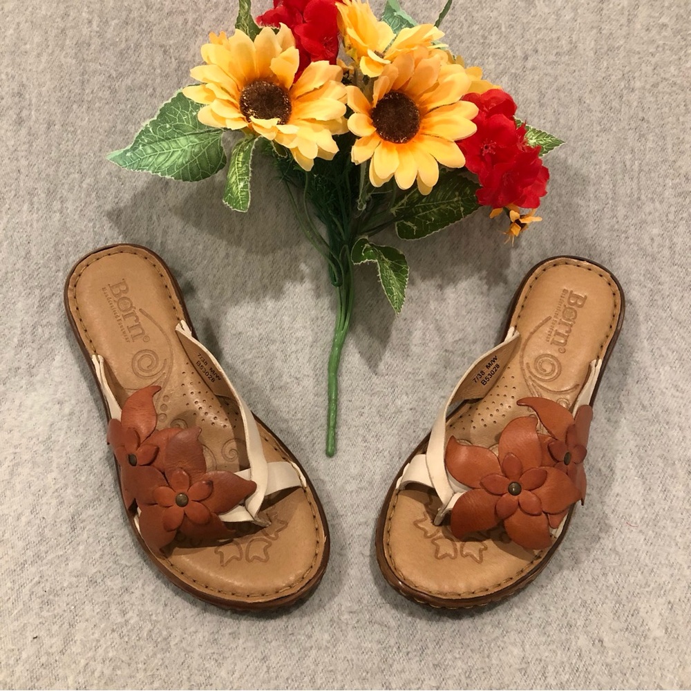NWOT - BORN-Brand Tan & Ecru Floral Leather Slip-on Sandals